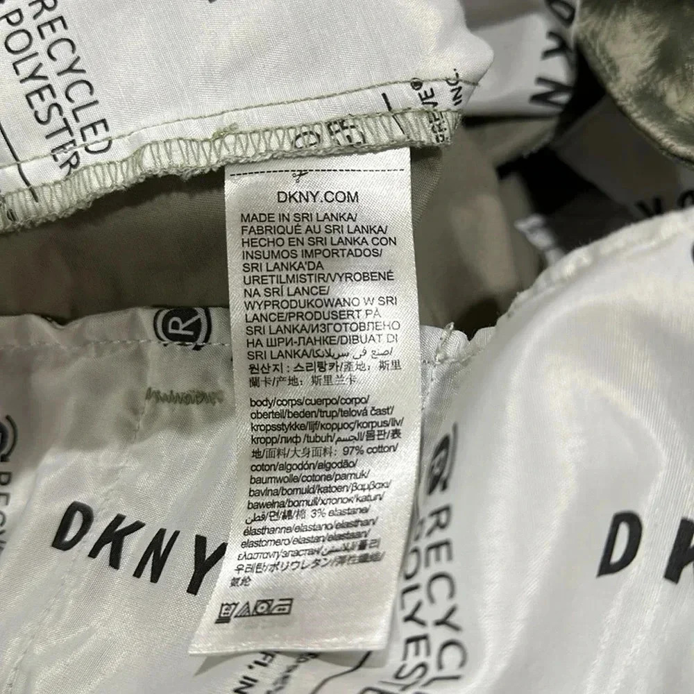 DKNY men’s patterned shorts - Picture 4 of 9